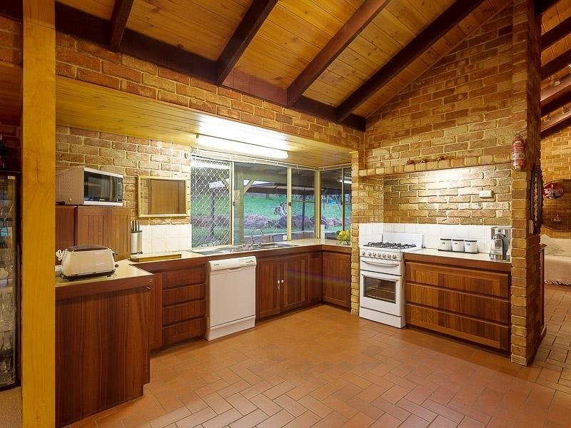 108 Chevin Road, Roleystone WA 6111