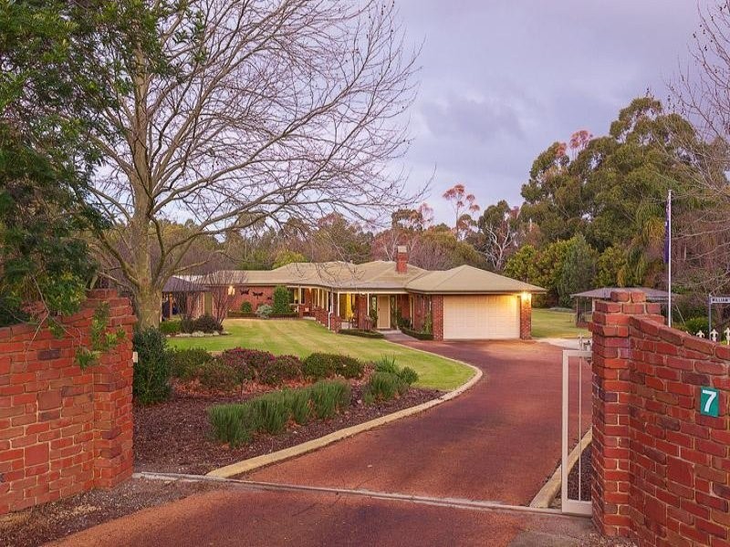 7 Casella Close, Wandi WA 6167