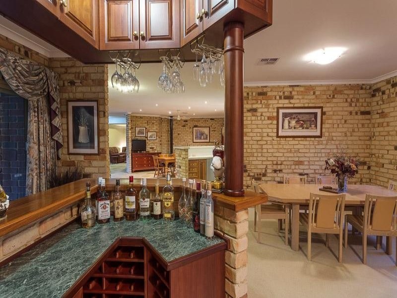 7 Casella Close, Wandi WA 6167
