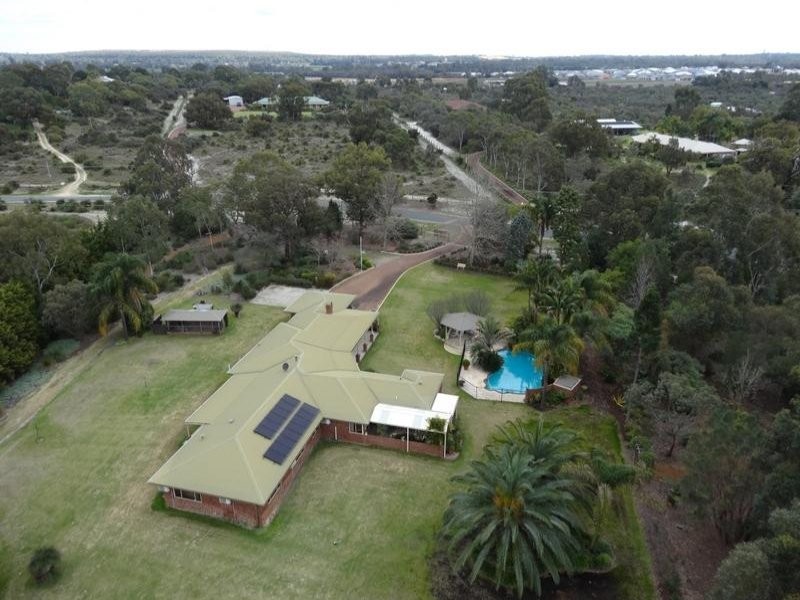 7 Casella Close, Wandi WA 6167