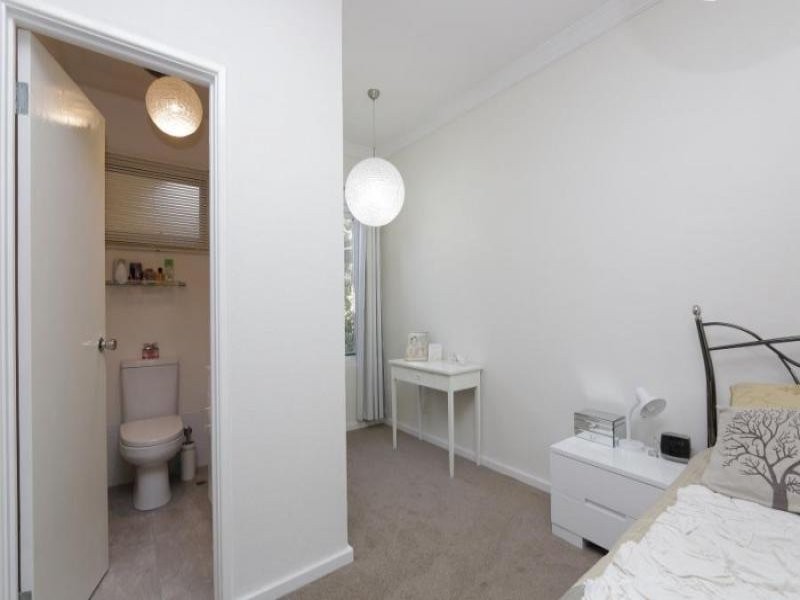 1A Barfield Place, Beaconsfield WA 6162