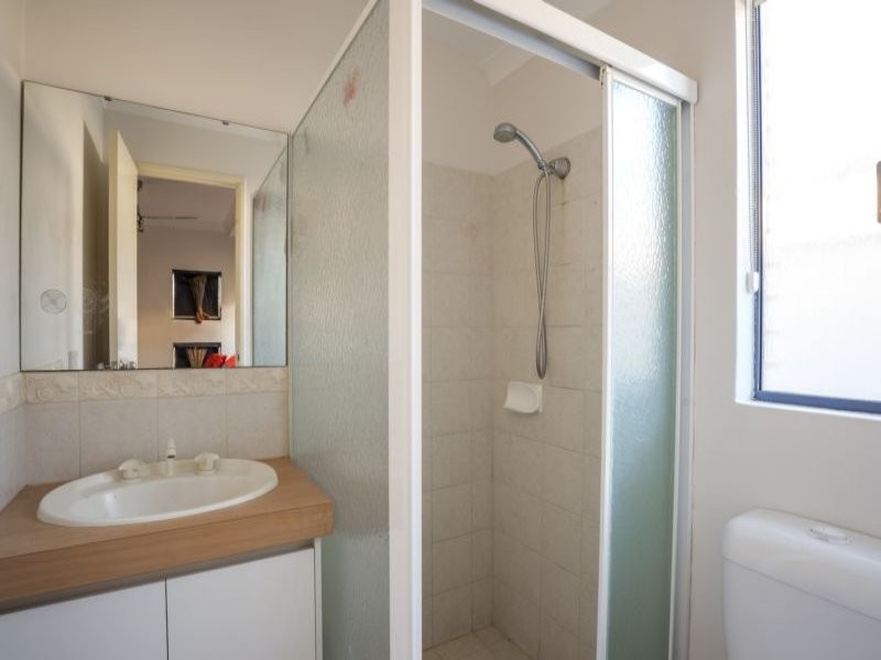 6 Avon Crescent, Atwell WA 6164