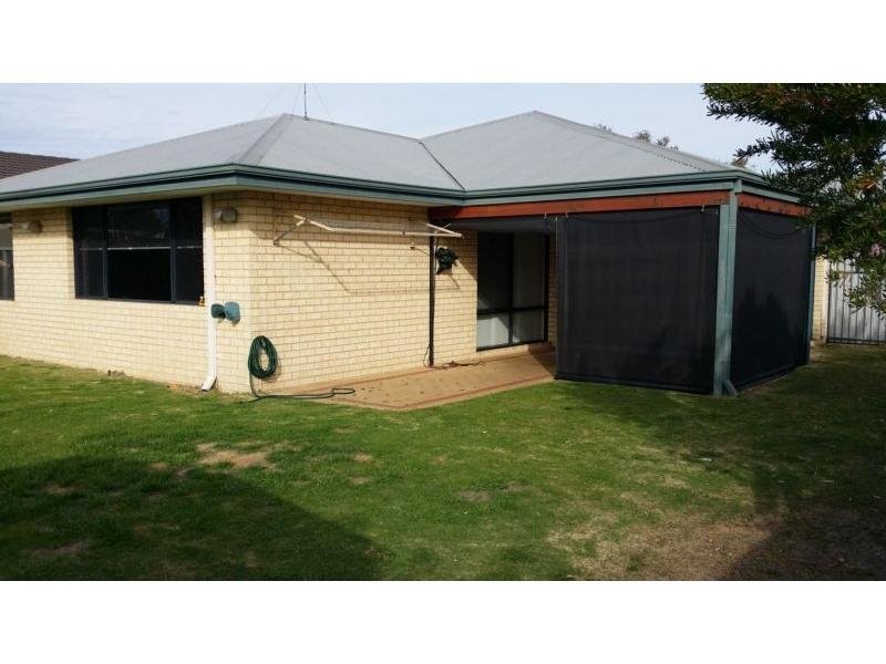 6 Avon Crescent, Atwell WA 6164