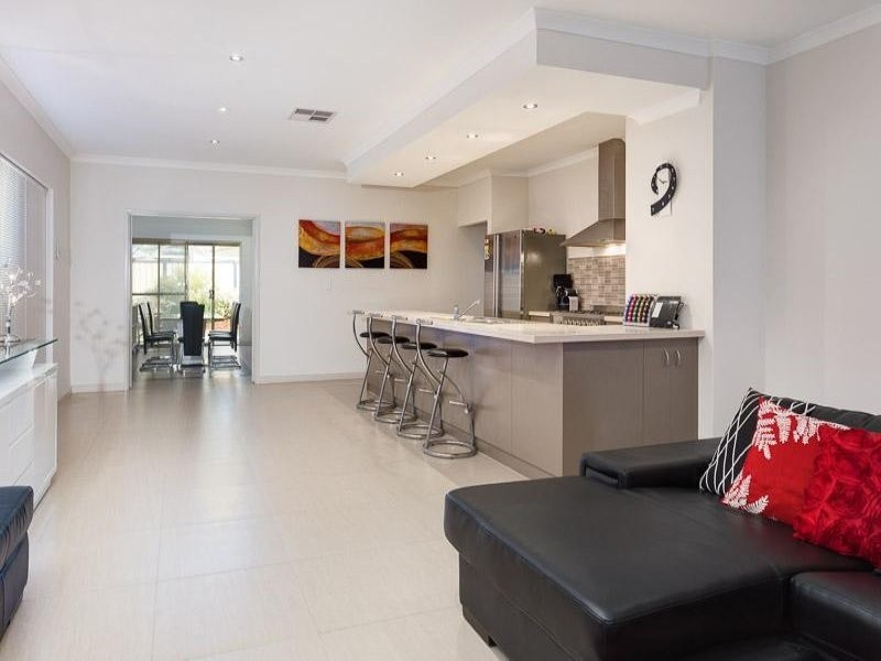 3 Dunlap Avenue, Success WA 6164