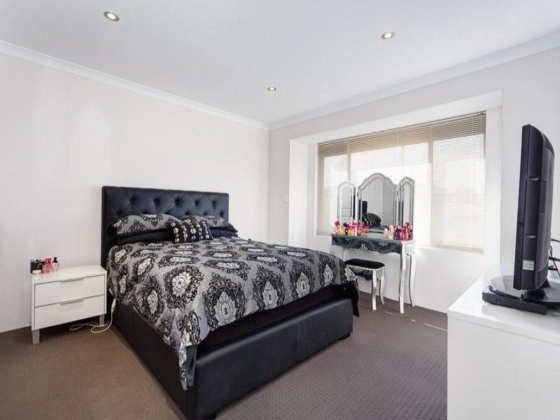 3 Dunlap Avenue, Success WA 6164