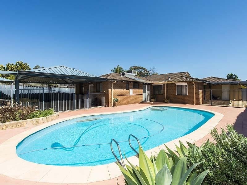 2 Pausin Crescent, Bibra Lake WA 6163