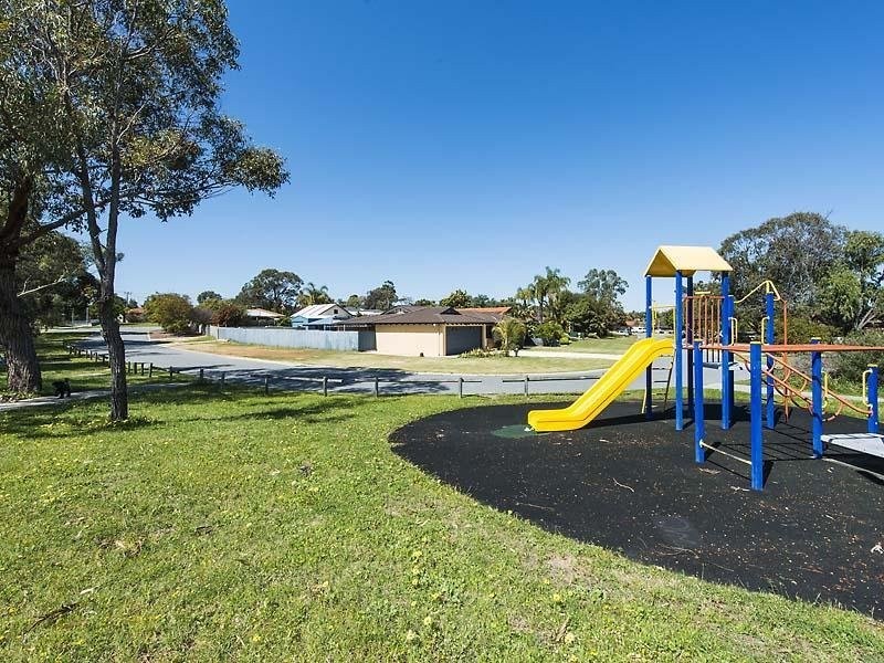 2 Pausin Crescent, Bibra Lake WA 6163