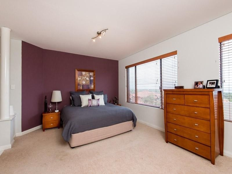 12 Careening Way, Coogee WA 6166