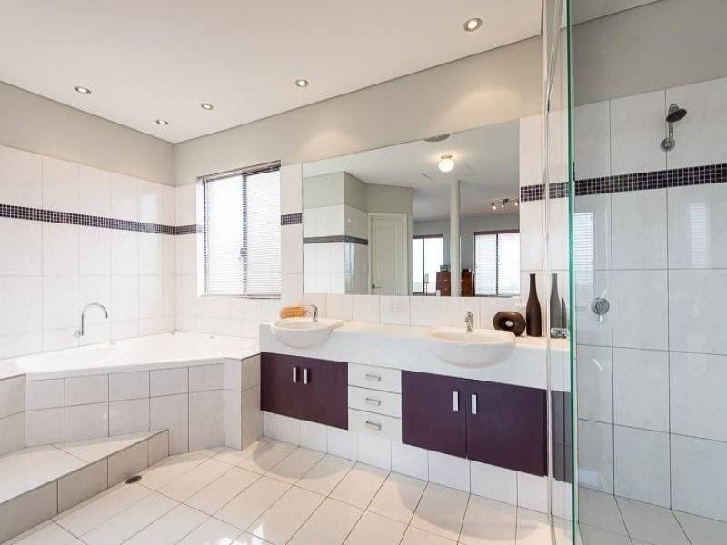 12 Careening Way, Coogee WA 6166