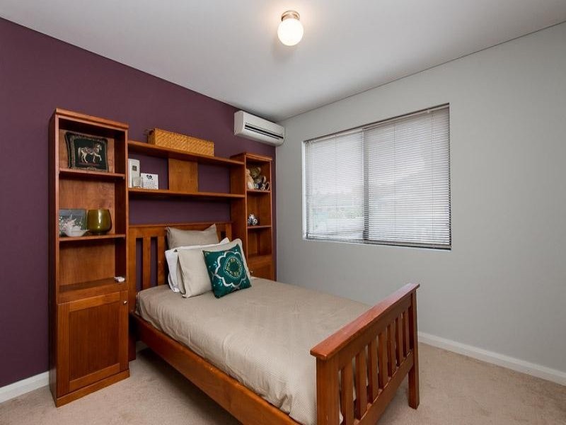 12 Careening Way, Coogee WA 6166