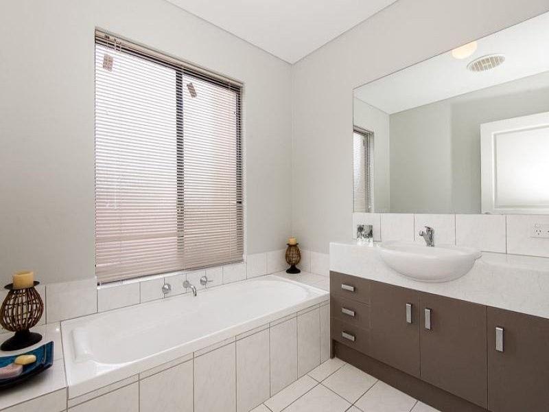 12 Careening Way, Coogee WA 6166