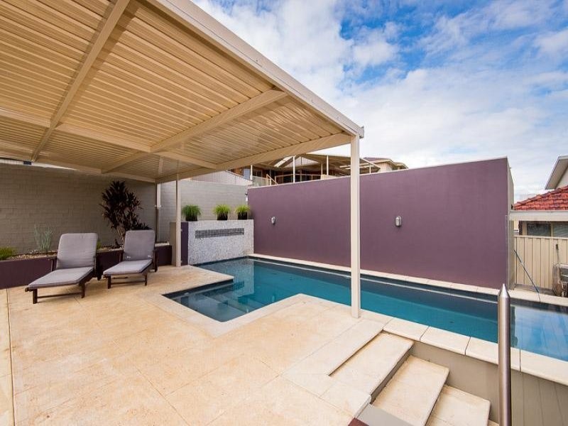 12 Careening Way, Coogee WA 6166