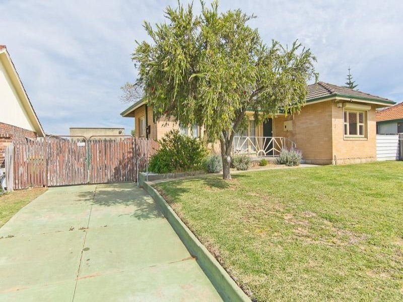 3 Carmody Street, Hamilton Hill WA 6163