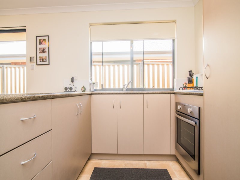 31 Camden Boulevard, Aubin Grove WA 6164