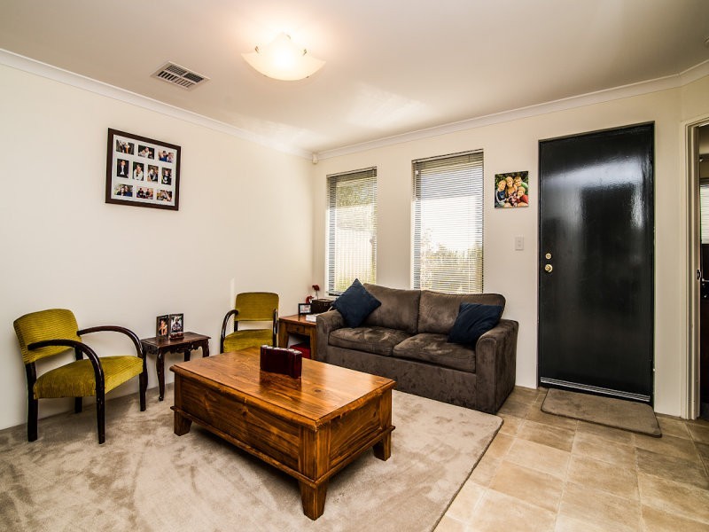 31 Camden Boulevard, Aubin Grove WA 6164