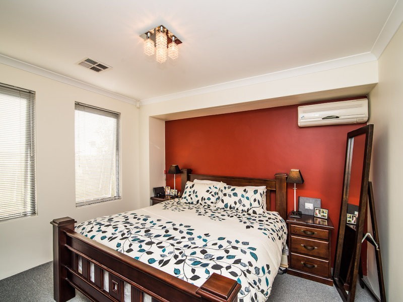 31 Camden Boulevard, Aubin Grove WA 6164