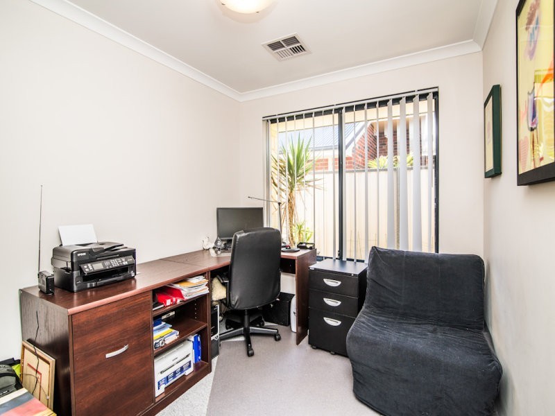 31 Camden Boulevard, Aubin Grove WA 6164