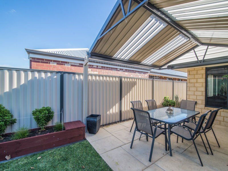 31 Camden Boulevard, Aubin Grove WA 6164