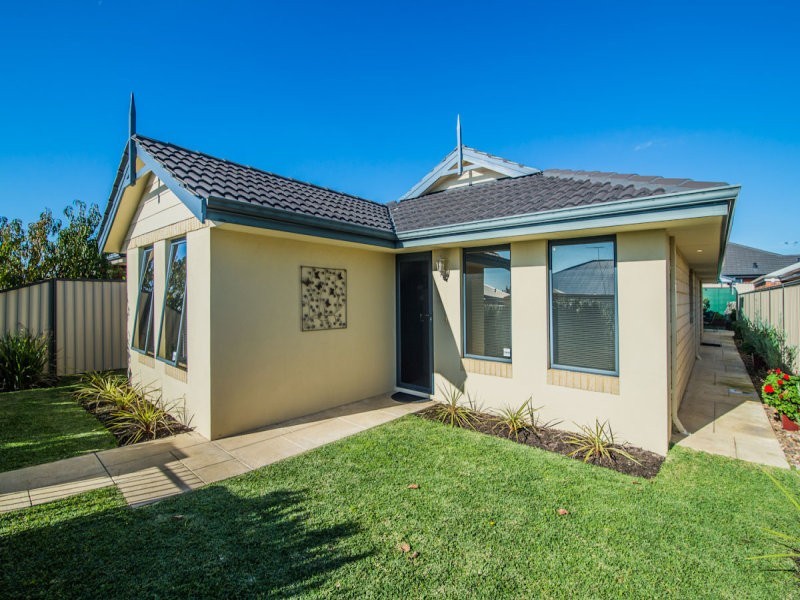 31 Camden Boulevard, Aubin Grove WA 6164