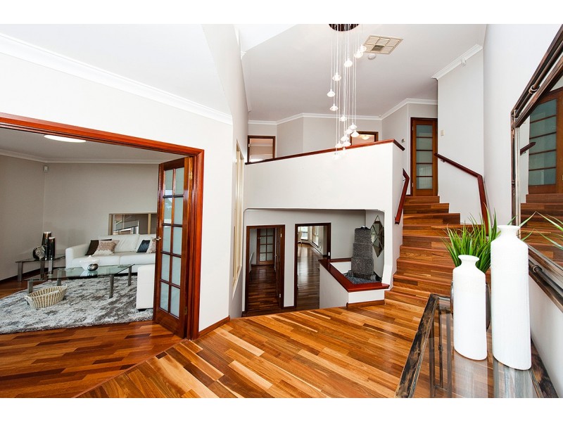 6 Parakeet Way, Coogee WA 6166