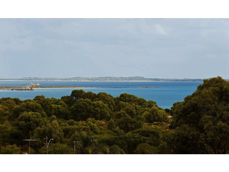 6 Parakeet Way, Coogee WA 6166