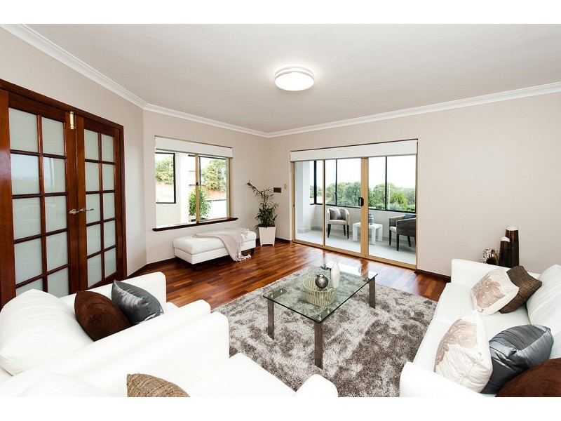 6 Parakeet Way, Coogee WA 6166