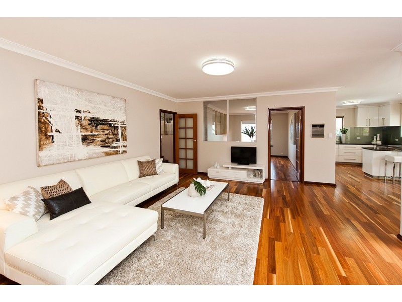 6 Parakeet Way, Coogee WA 6166