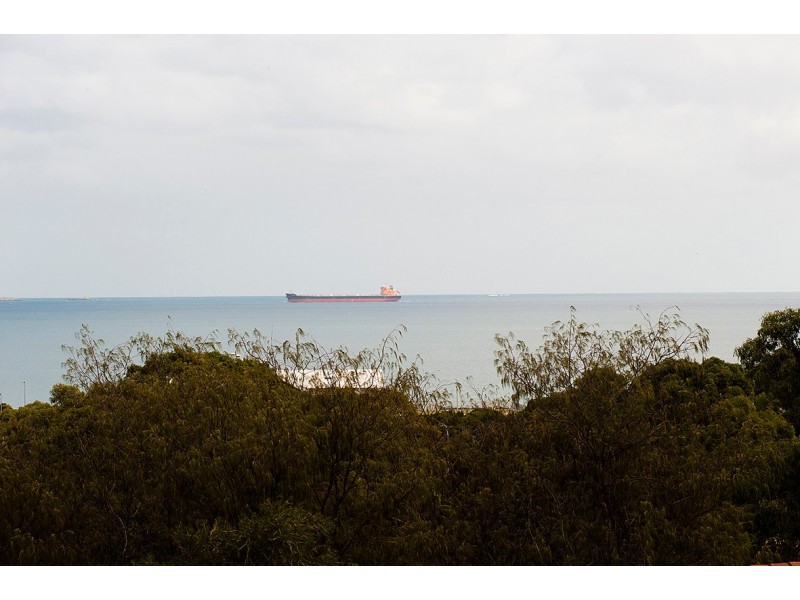 6 Parakeet Way, Coogee WA 6166