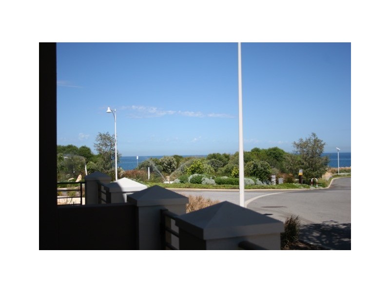 9 Perlinte View, North Coogee WA 6163