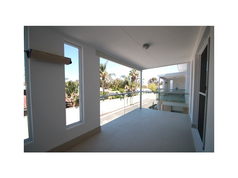 6/7 Goldsmith Road, Spearwood WA 6163