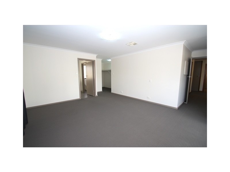 4 Pagneil Court, Hamilton Hill WA 6163