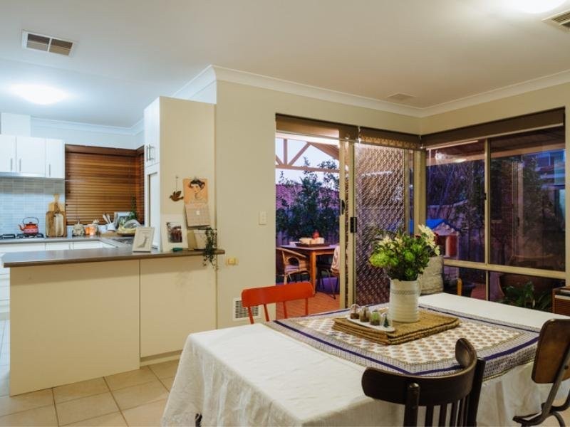 7a Colpoys Place, Coogee WA 6166