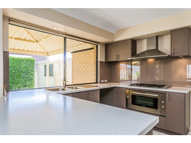 8 Okra Court, Munster WA 6166