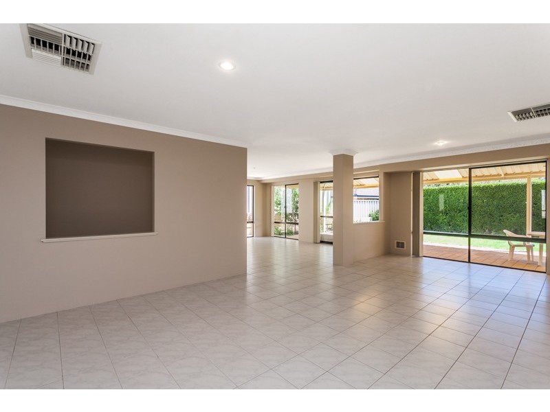 8 Okra Court, Munster WA 6166