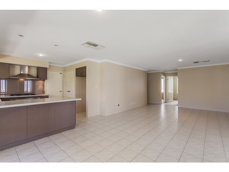 8 Okra Court, Munster WA 6166