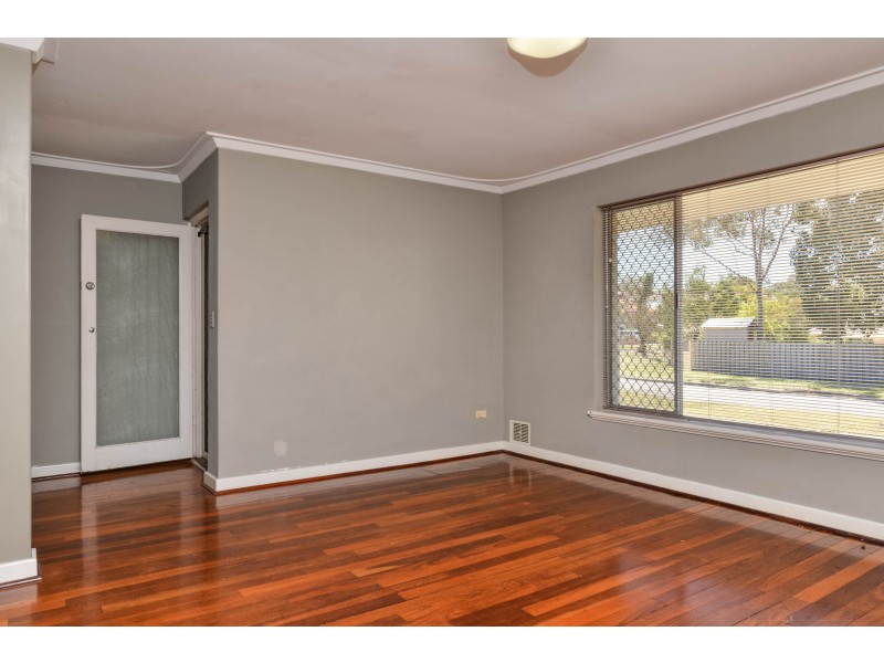 22B Wiluna Avenue, White Gum Valley WA 6162