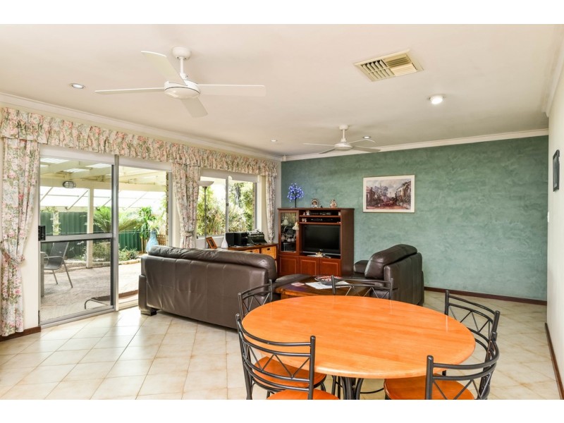 18 Bracken Way, Bibra Lake WA 6163