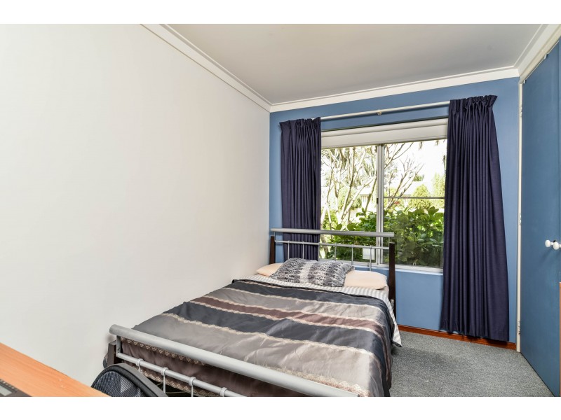 18 Bracken Way, Bibra Lake WA 6163