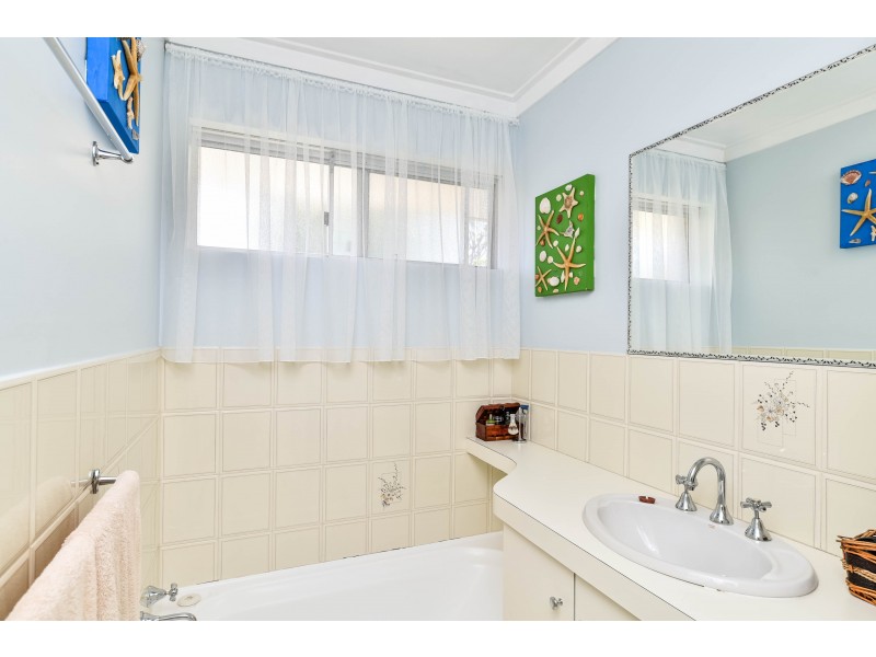 18 Bracken Way, Bibra Lake WA 6163