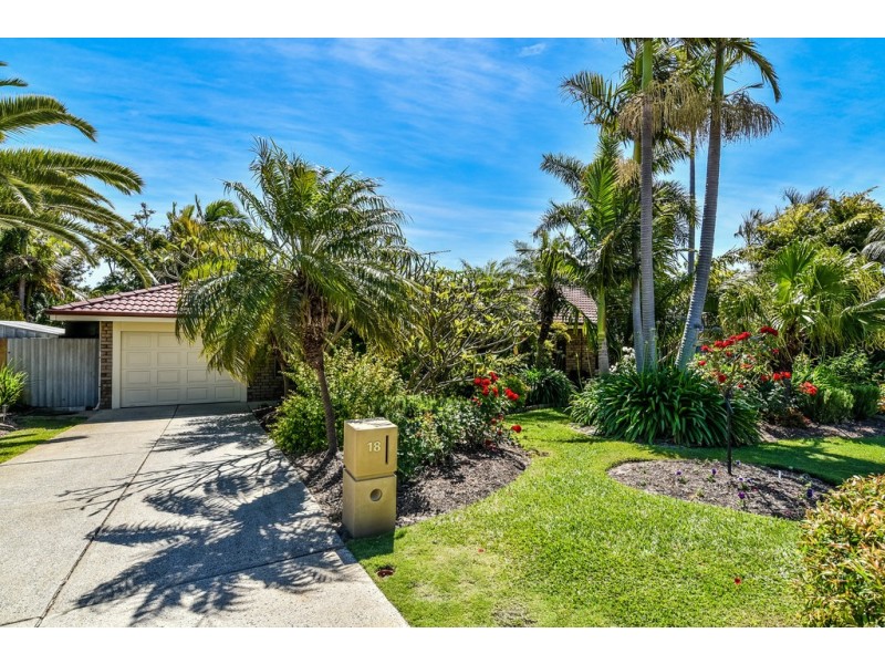 18 Bracken Way, Bibra Lake WA 6163