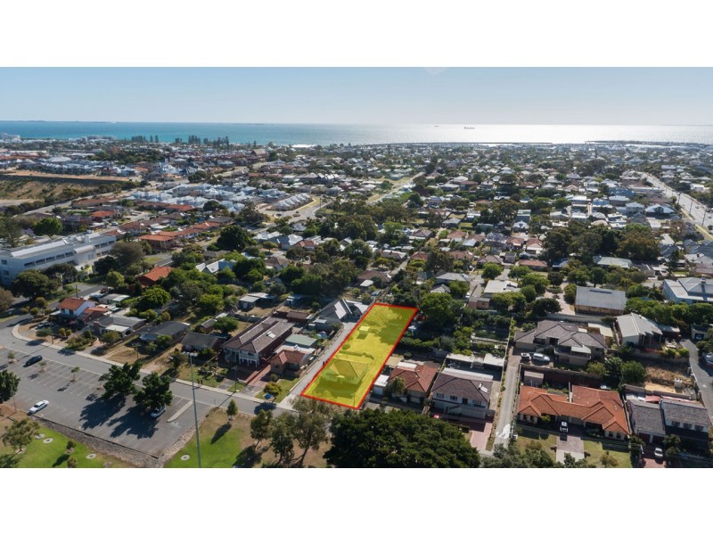 11 Lewington Street, Beaconsfield WA 6162