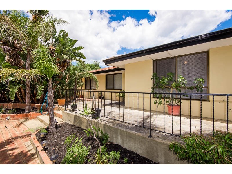 9 Ross Court, Spearwood WA 6163