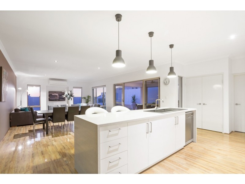 9 Podman Loop, North Coogee WA 6163