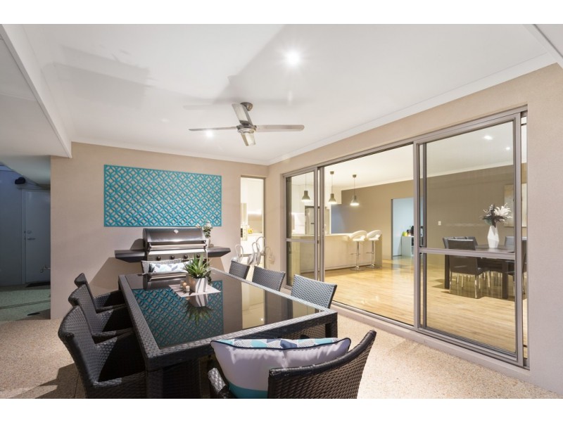 9 Podman Loop, North Coogee WA 6163