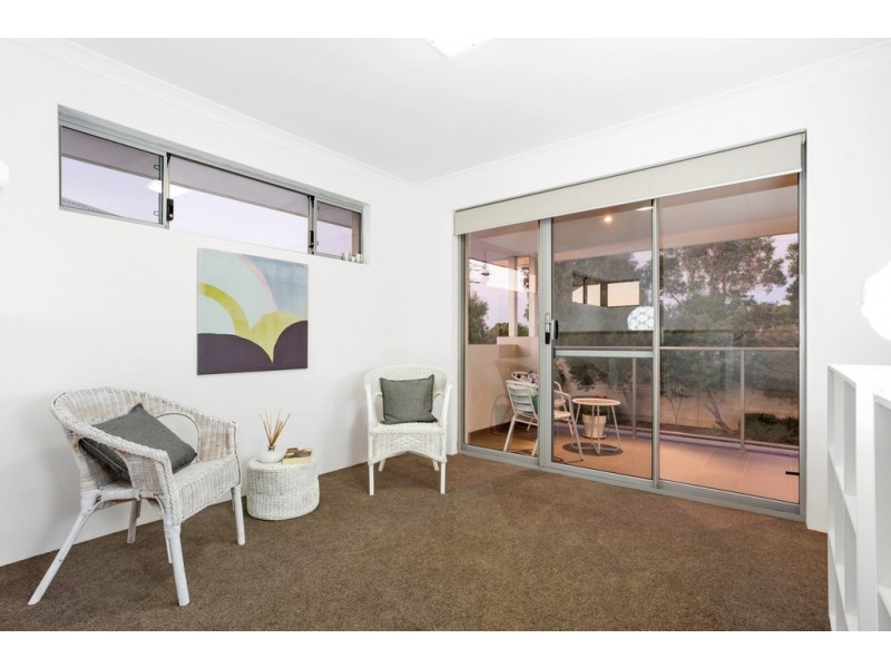 9 Podman Loop, North Coogee WA 6163