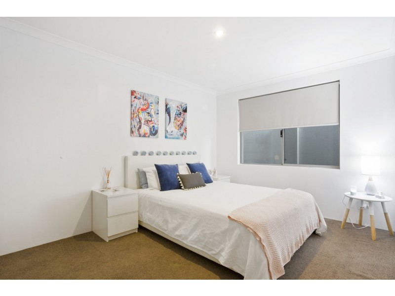 9 Podman Loop, North Coogee WA 6163