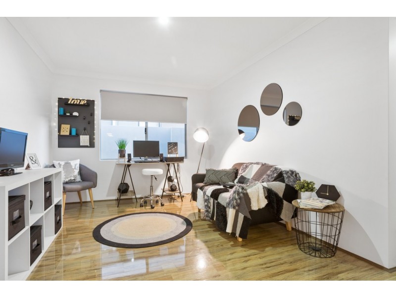 9 Podman Loop, North Coogee WA 6163