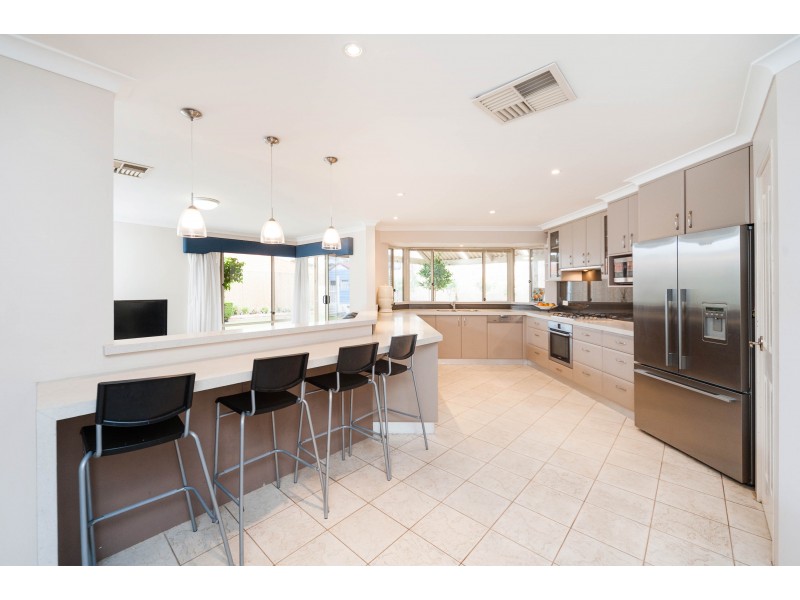 1 Henrietta Court, Coogee WA 6166