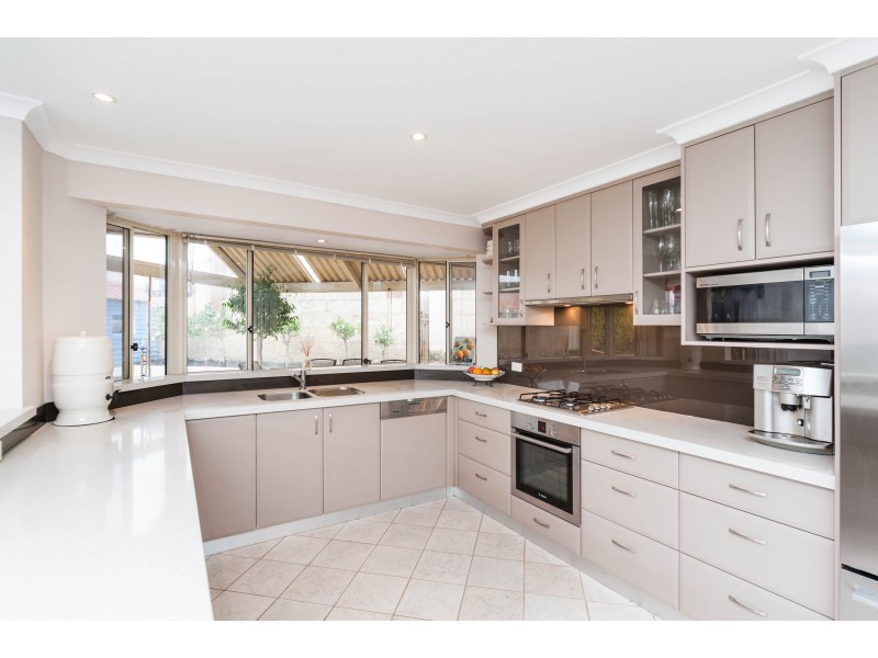 1 Henrietta Court, Coogee WA 6166