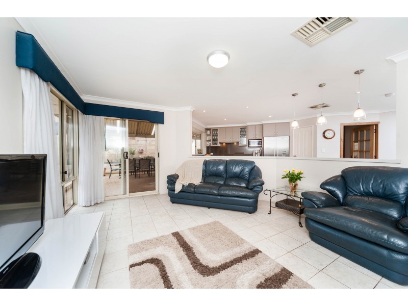 1 Henrietta Court, Coogee WA 6166